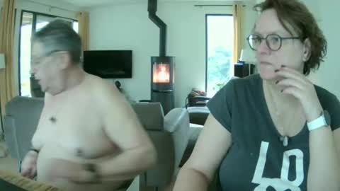 Snoeske and Woodwurm online show from January 17, 2025, 2:39 pm