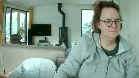 Snoeske and Woodwurm online show from February 2, 2025, 8:13 am