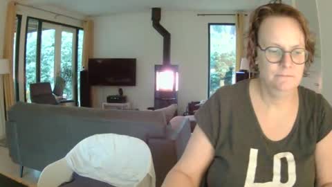 Snoeske and Woodwurm online show from February 11, 2025, 4:02 pm