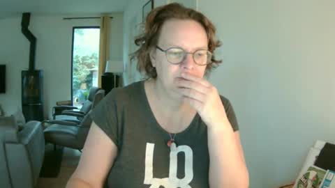 Snoeske and Woodwurm online show from March 7, 2025, 6:13 am