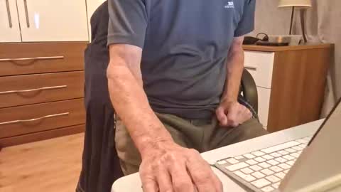 Snooty online show from October 7, 2025, 6:16 pm