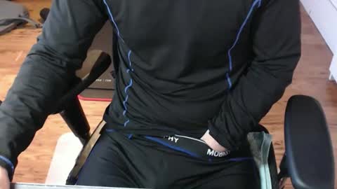 Snapshot of snooze85 chatting on April 5, 2026, 5:37 am Cbt-Slave online show from April 5, 2026, 5:37 am