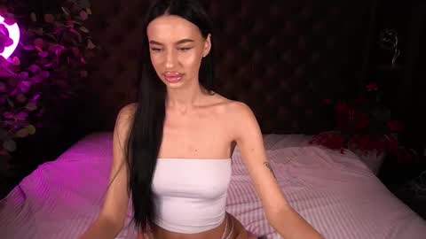 Snapshot of snow_whiteeex chatting on October 16, 2025, 6:14 am snow_whiteeex online show from October 16, 2025, 6:14 am