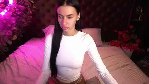 Snapshot of snow_whiteeex chatting on October 21, 2025, 5:41 am snow_whiteeex online show from October 21, 2025, 5:41 am