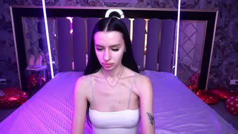 snow_whiteeex online show from February 18, 2026, 6:42 am