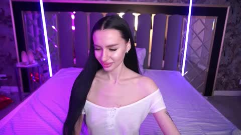 snow_whiteeex online show from March 15, 2026, 6:41 am