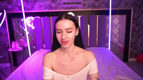 snow_whiteeex online show from March 25, 2026, 6:52 am