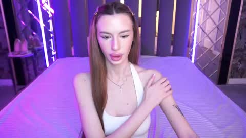 snow_whiteeex online show from May 2, 2026, 5:45 am