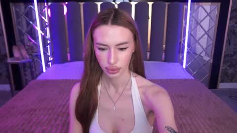 snow_whiteeex online show from May 7, 2026, 5:24 am