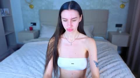 Snapshot of snow_whiteeex chatting on June 8, 2026, 4:13 am snow_whiteeex online show from June 8, 2026, 4:13 am