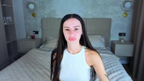 snow_whiteeex online show from June 27, 2026, 5:45 am