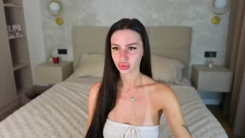 snow_whiteeex online show from July 15, 2026, 5:23 am