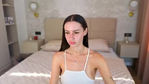 snow_whiteeex online show from July 21, 2026, 2:08 pm