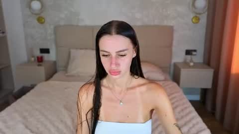 snow_whiteeex online show from August 6, 2026, 1:57 pm