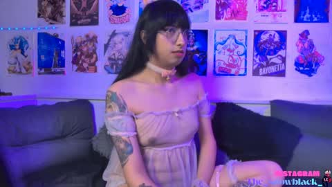 Snow and Bubble online show from May 6, 2026, 4:01 pm