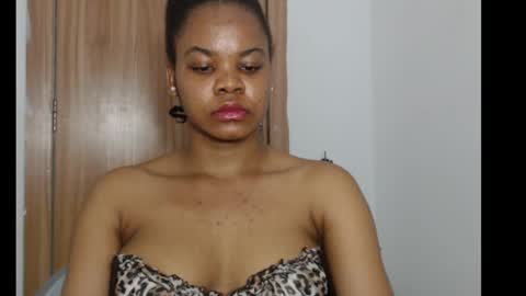 Snapshot of snowdrop5 chatting on January 7, 2025, 12:03 am snowdrop5 online show from January 7, 2025, 12:03 am