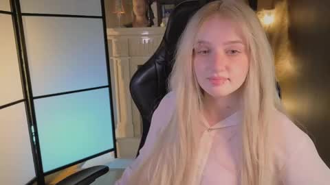 Ellie online show from June 7, 2026, 5:33 am