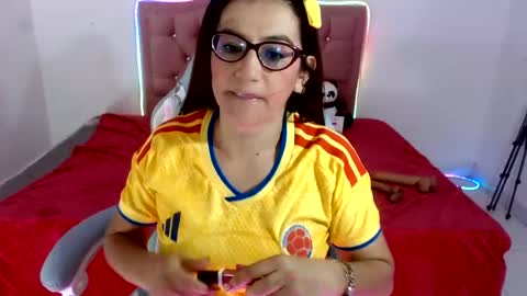 snowhot_69 online show from July 7, 2026, 9:13 am