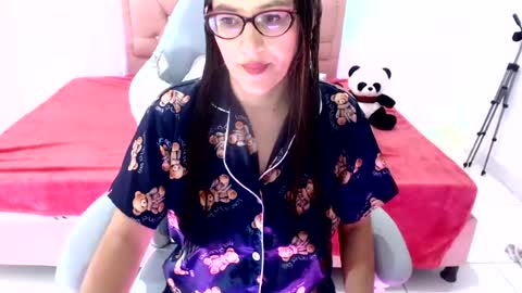 snowhot_69 online show from July 26, 2026, 10:11 am