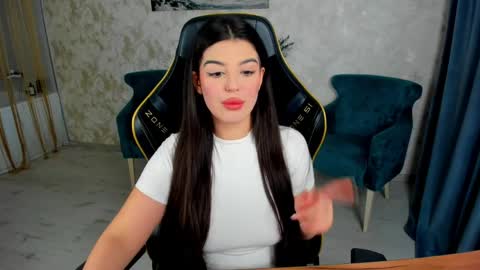 snowingwinter online show from April 29, 2026, 11:36 am