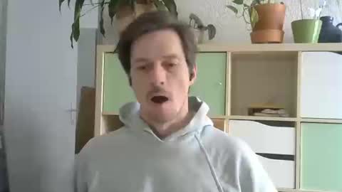 Snapshot of snowypaul chatting on March 10, 2025, 1:32 pm paul online show from March 10, 2025, 1:32 pm