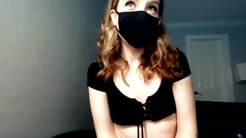 Snapshot of snuggle_b0t chatting on March 4, 2025, 6:58 am snuggle_b0t online show from March 4, 2025, 6:58 am