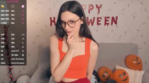 Snapshot of so__sweet chatting on October 27, 2025, 8:40 am Alice - Birthday Girl online show from October 27, 2025, 8:40 am