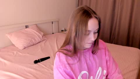 Snapshot of sofaris chatting on January 3, 2025, 10:29 pm Sophy online show from January 3, 2025, 10:29 pm