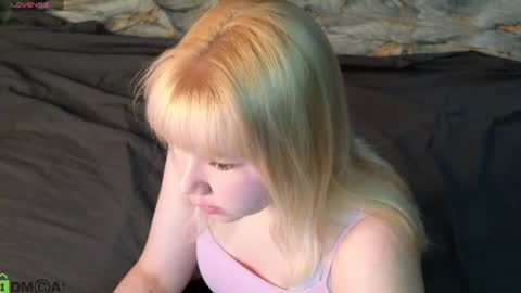 Soffa Mitchell online show from June 28, 2026, 1:22 am