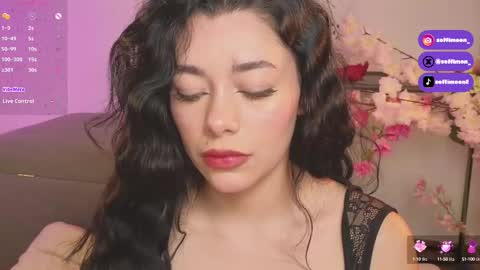 Snapshot of soffimoon_ chatting on October 3, 2025, 2:41 am IG Soffimoon   I THANK YOU FOR LEAVING YOUR FOLLOW online show from October 3, 2025, 2:41 am