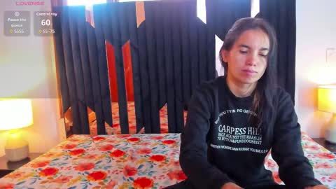 soffy and mia online show from November 22, 2025, 12:48 pm