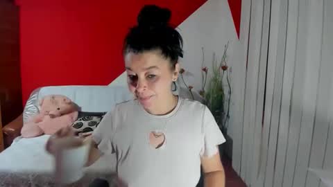 Snapshot of soffy_skye chatting on September 19, 2025, 4:14 am Soffy online show from September 19, 2025, 4:14 am