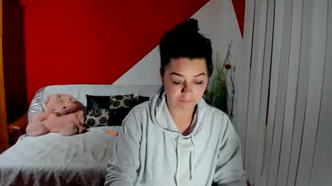 Snapshot of soffy_skye chatting on September 25, 2025, 3:32 am Soffy online show from September 25, 2025, 3:32 am