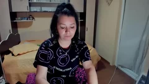 Soffy online show from May 4, 2026, 5:03 am