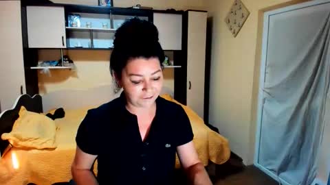 Soffy online show from June 6, 2026, 4:50 am