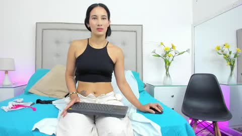 sofhyalove online show from March 31, 2026, 7:36 pm