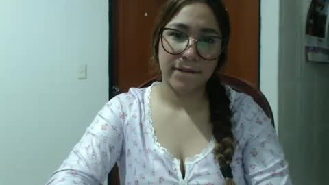 Snapshot of sofi4__ chatting on September 19, 2025, 5:20 am sofi online show from September 19, 2025, 5:20 am