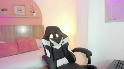Snapshot of sofi_alix chatting on June 16, 2026, 7:16 pm S O F I online show from June 16, 2026, 7:16 pm