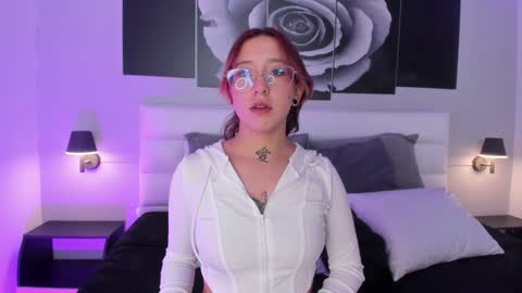 Snapshot of sofi_bakerrr chatting on December 11, 2024, 11:41 am Sofia online show from December 11, 2024, 11:41 am