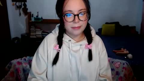 Sofi Lynch online show from June 7, 2026, 6:17 am