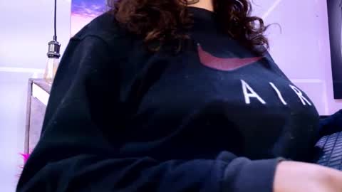 Sofi Noa online show from November 18, 2025, 11:14 am