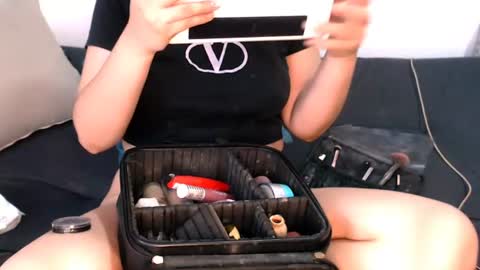 sofi rojas online show from July 8, 2026, 1:43 am