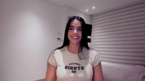 Snapshot of sofi_saenzz chatting on October 7, 2025, 12:08 am Sofi Saenzz online show from October 7, 2025, 12:08 am