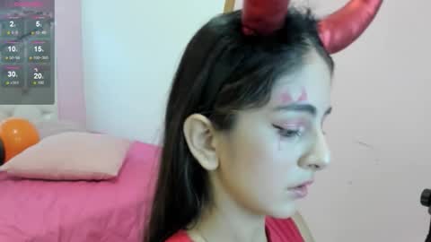 sofi_san online show from October 31, 2025, 3:13 pm