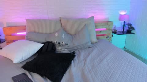 sofi_sp online show from February 8, 2025, 2:38 pm