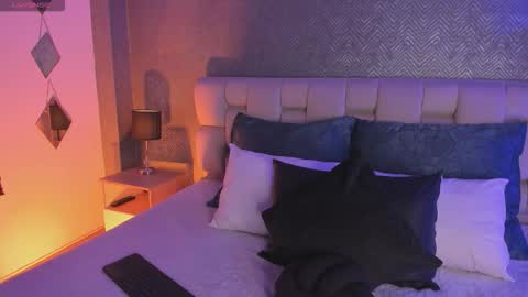 sofi_sp online show from September 12, 2025, 11:32 am