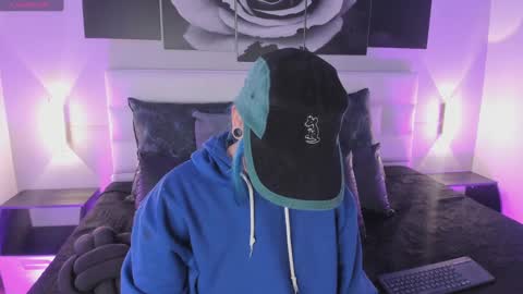 sofi_sp online show from October 18, 2025, 11:33 am