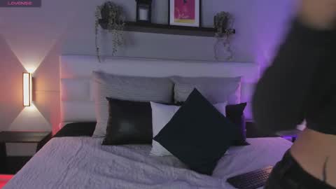 sofi_sp online show from February 2, 2026, 11:42 am