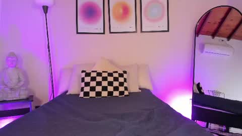 Sofi Vega online show from June 14, 2026, 12:07 pm