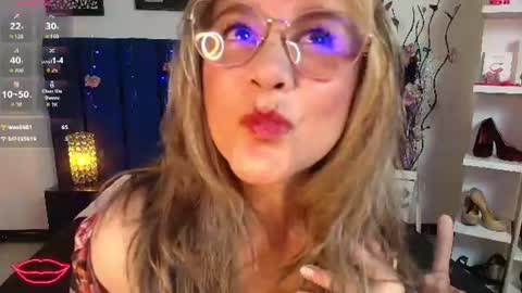Snapshot of sofia_boobs__ chatting on August 5, 2026, 10:01 pm Sofia online show from August 5, 2026, 10:01 pm